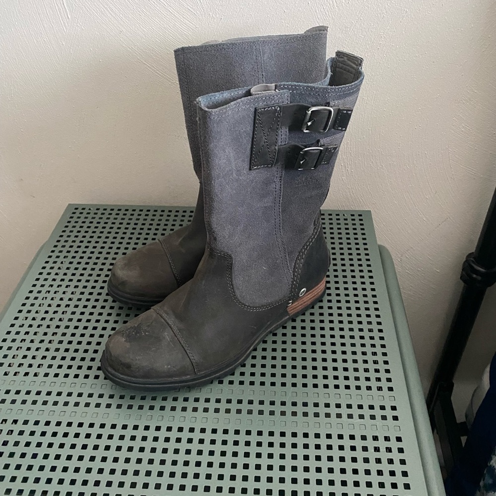 Sorel Leather Boot - Picture 2 of 5